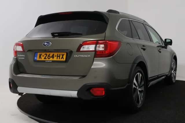 Subaru Outback (2021) thumbnail 2