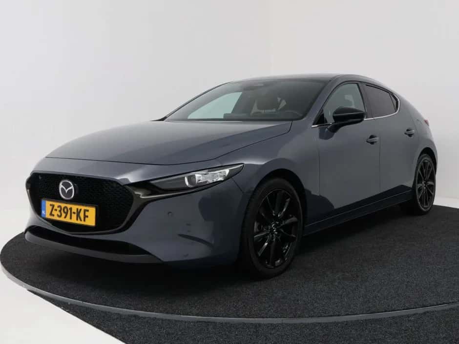 Mazda 3 (2024) — foto 1