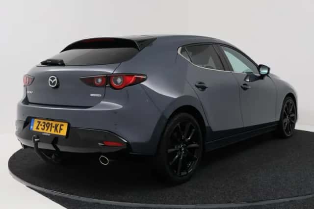 Mazda 3 (2024) thumbnail 2