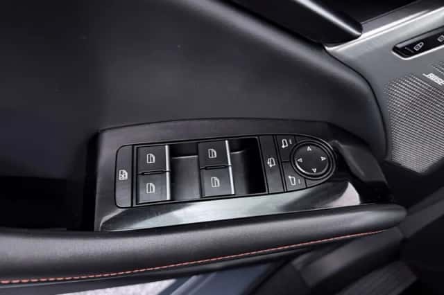 Mazda 3 (2024) thumbnail 4