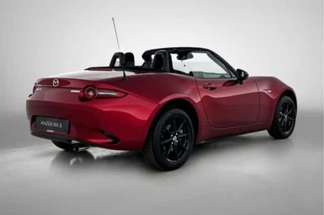 Mazda MX-5 (2025) thumbnail 2