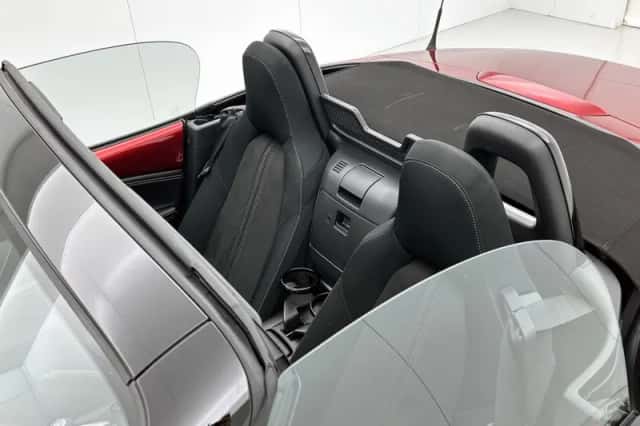 Mazda MX-5 (2025) thumbnail 4