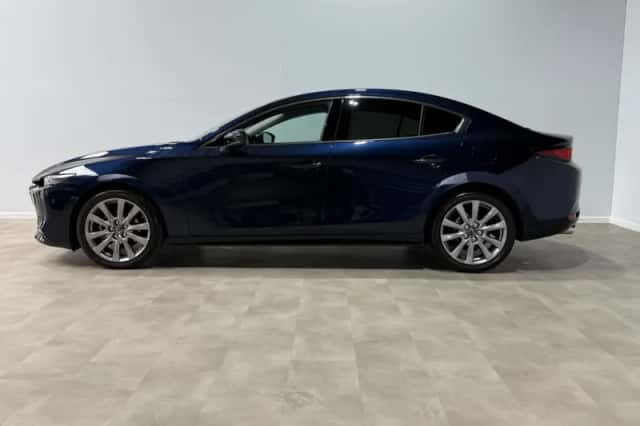 Mazda 3 (2024) thumbnail 3