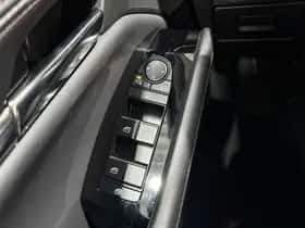 Mazda 3 (2024) thumbnail 23