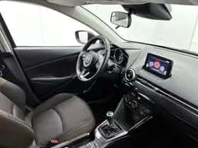 Mazda 2 (2021) thumbnail 6