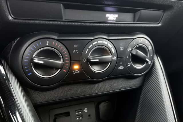 Mazda 2 (2021) thumbnail 9