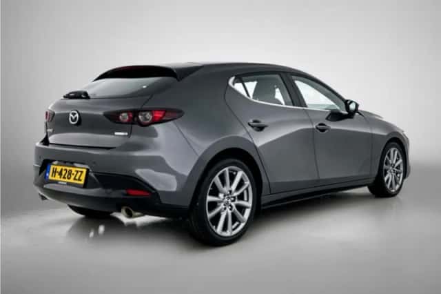 Mazda 3 (2020) thumbnail 2