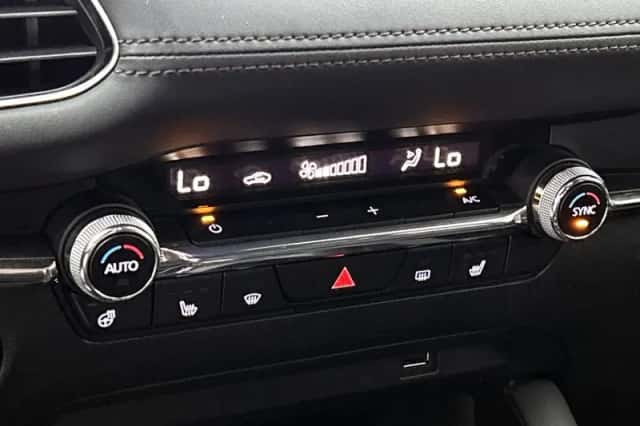 Mazda 3 (2020) thumbnail 9