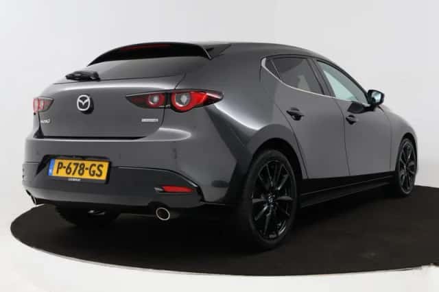 Mazda 3 (2022) thumbnail 2