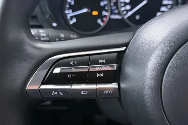 Mazda 3 (2022) thumbnail 9