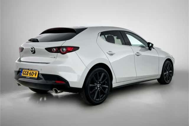 Mazda 3 (2024) thumbnail 2