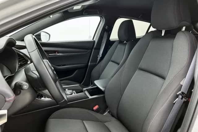 Mazda 3 (2024) thumbnail 16