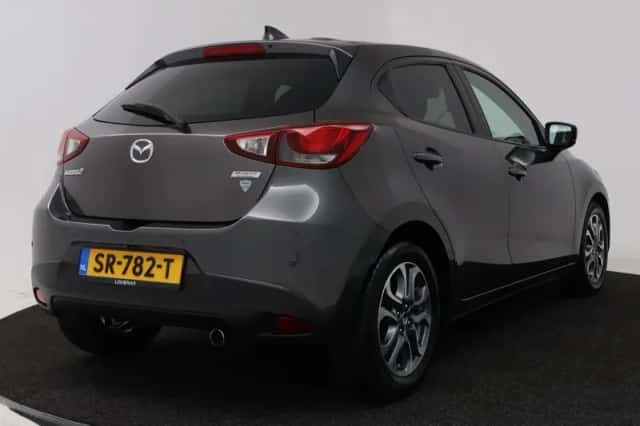 Mazda 2 (2018) thumbnail 2