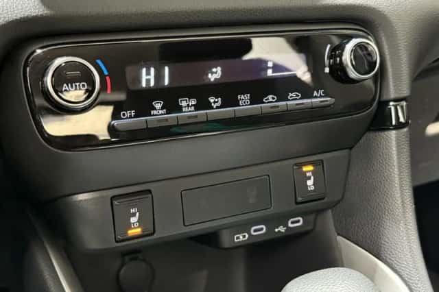 Mazda 2_Hybrid (2025) thumbnail 23