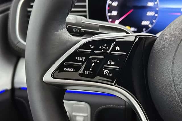 Mercedes-Benz GLE (2026) thumbnail 16