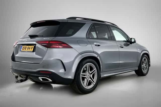 Mercedes-Benz GLE (2025) thumbnail 2
