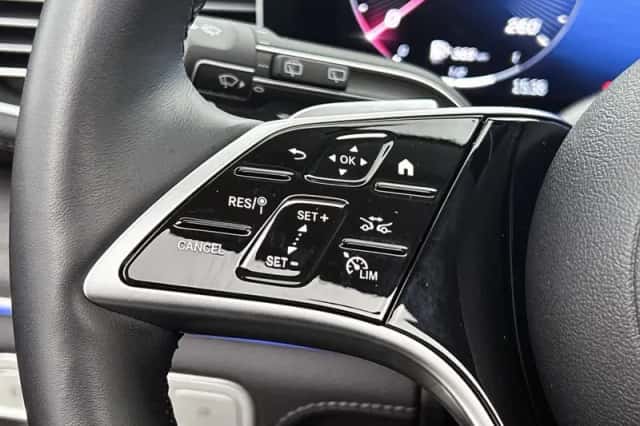 Mercedes-Benz GLE (2025) thumbnail 16