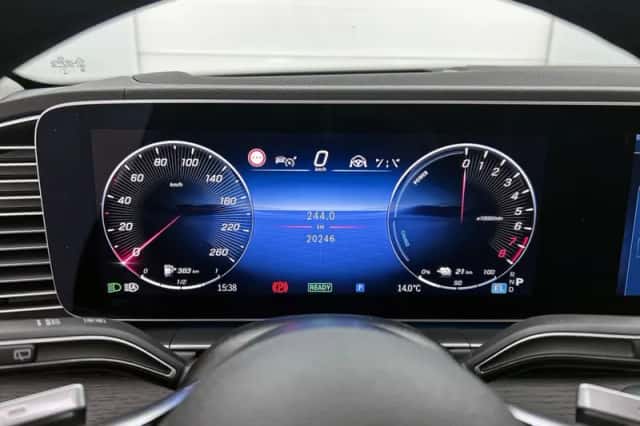 Mercedes-Benz GLE (2025) thumbnail 6