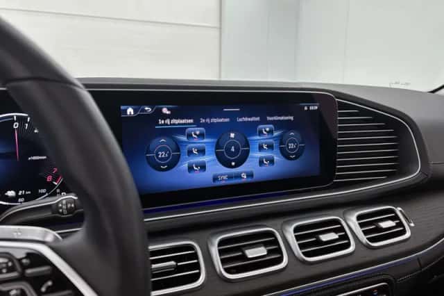 Mercedes-Benz GLE (2025) thumbnail 10