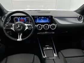 Mercedes-Benz GLA (2024) thumbnail 4