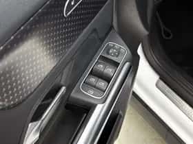 Mercedes-Benz GLA (2025) thumbnail 22