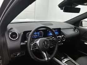 Mercedes-Benz GLA (2024) thumbnail 32
