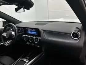 Mercedes-Benz GLA (2024) thumbnail 6