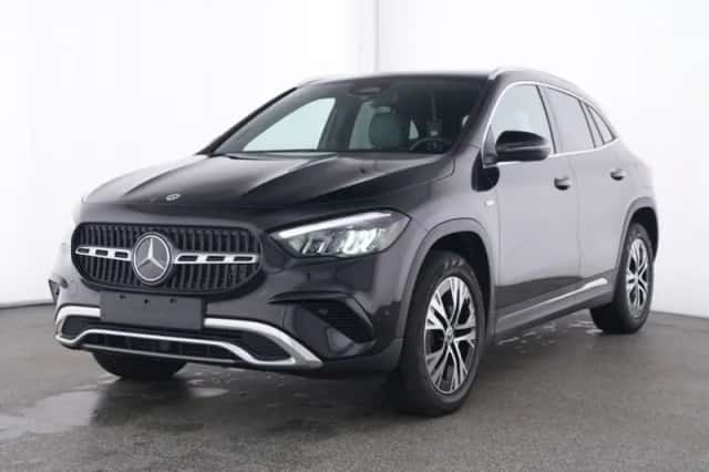 Mercedes-Benz GLA (2025) thumbnail 1