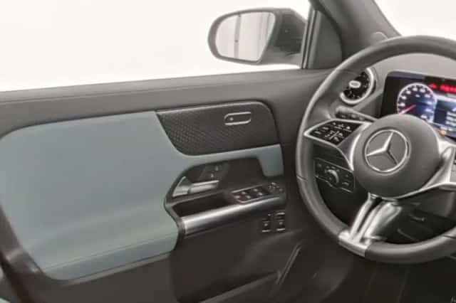 Mercedes-Benz GLA (2025) thumbnail 3