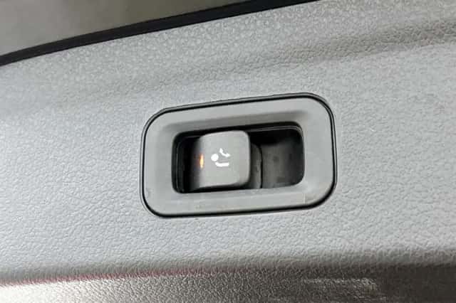 Mercedes-Benz GLE (2025) thumbnail 25