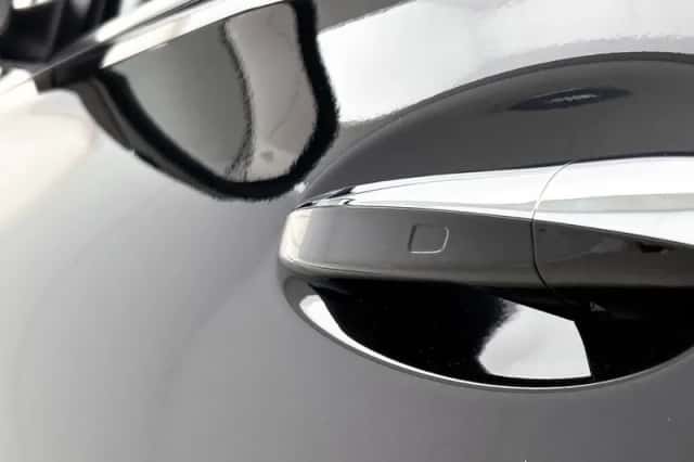 Mercedes-Benz GLE (2025) thumbnail 38