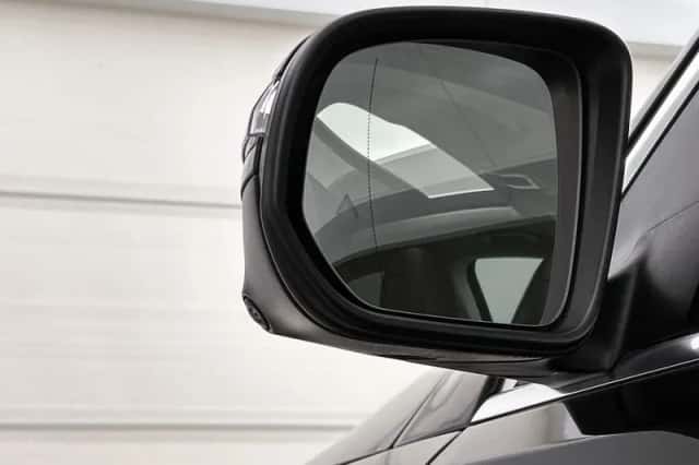 Mercedes-Benz GLE (2025) thumbnail 39
