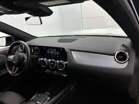 Mercedes-Benz GLA (2023) thumbnail 6
