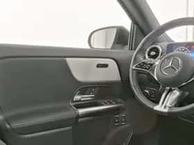 Mercedes-Benz GLA (2025) thumbnail 3