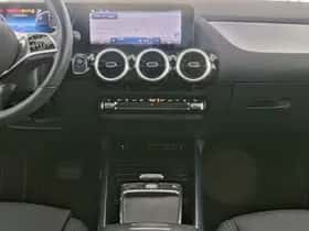 Mercedes-Benz GLA (2025) thumbnail 4