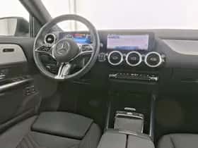Mercedes-Benz GLA (2025) thumbnail 5