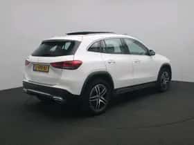 Mercedes-Benz GLA (2021) thumbnail 2