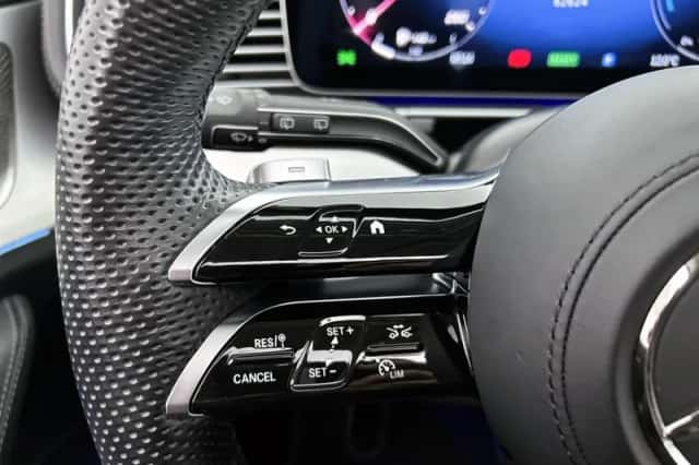 Mercedes-Benz GLE (2024) thumbnail 16