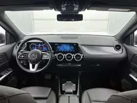 Mercedes-Benz GLA (2023) thumbnail 4