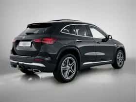 Mercedes-Benz GLA (2025) thumbnail 2