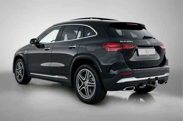 Mercedes-Benz GLA (2025) thumbnail 6
