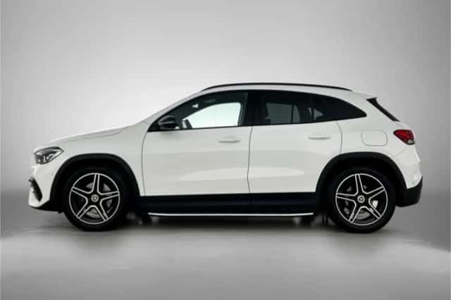 Mercedes-Benz GLA (2020) thumbnail 3