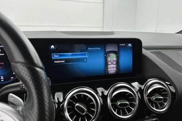 Mercedes-Benz GLA (2020) thumbnail 32