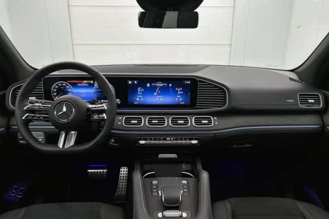 Mercedes-Benz GLE (2025) thumbnail 6