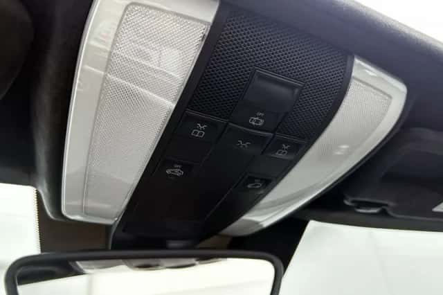 Mercedes-Benz SLS_Roadster (2013) thumbnail 31
