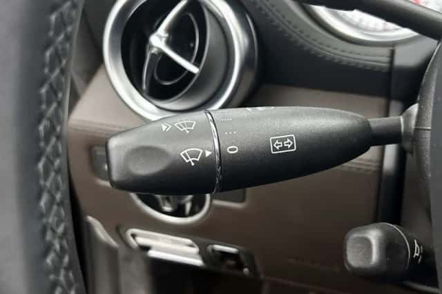 Mercedes-Benz SLS_Roadster (2013) thumbnail 33