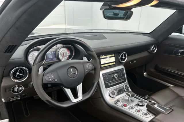 Mercedes-Benz SLS_Roadster (2013) thumbnail 40