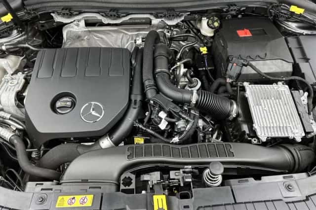 Mercedes-Benz GLA (2024) thumbnail 36