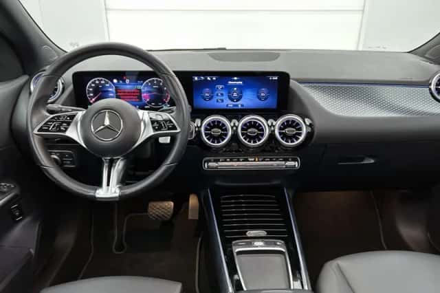 Mercedes-Benz GLA (2024) thumbnail 5