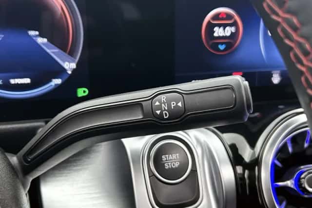 Mercedes-Benz EQB (2023) thumbnail 11